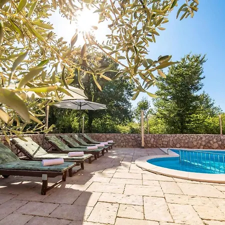 Apartment In Silo/insel Krk 13481