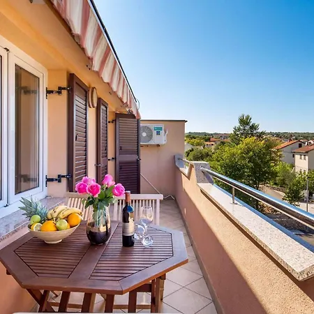 Apartment In Silo/insel Krk 13481